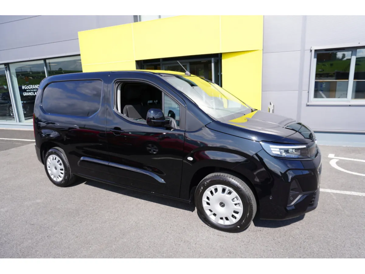 Opel Combo sportive 8 speed automatic - Image 1