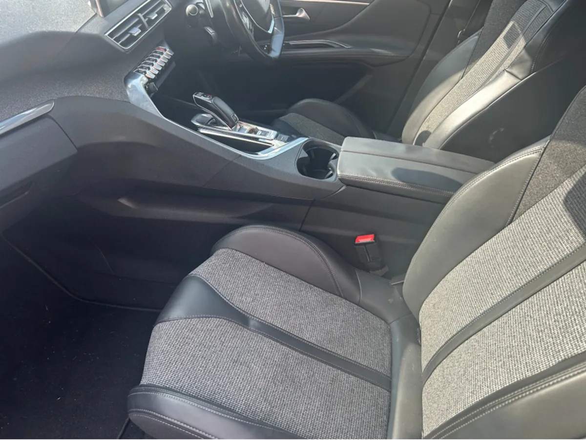 Peugeot 3008 AUTOMATIC//TINY KLMS////BEAUTIFULL IN - Image 3
