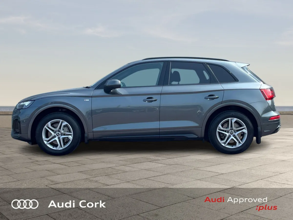 Audi Q5 2.0 35TDI 163BHP S-LINE AUTO WITH BLACK ST - Image 4