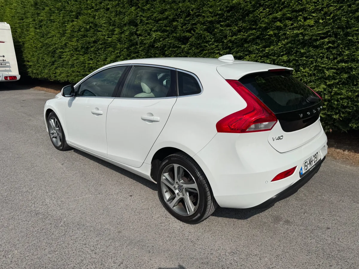 Volvo V40 2015 SE 1.6D LEATHER NEW NCT - Image 4