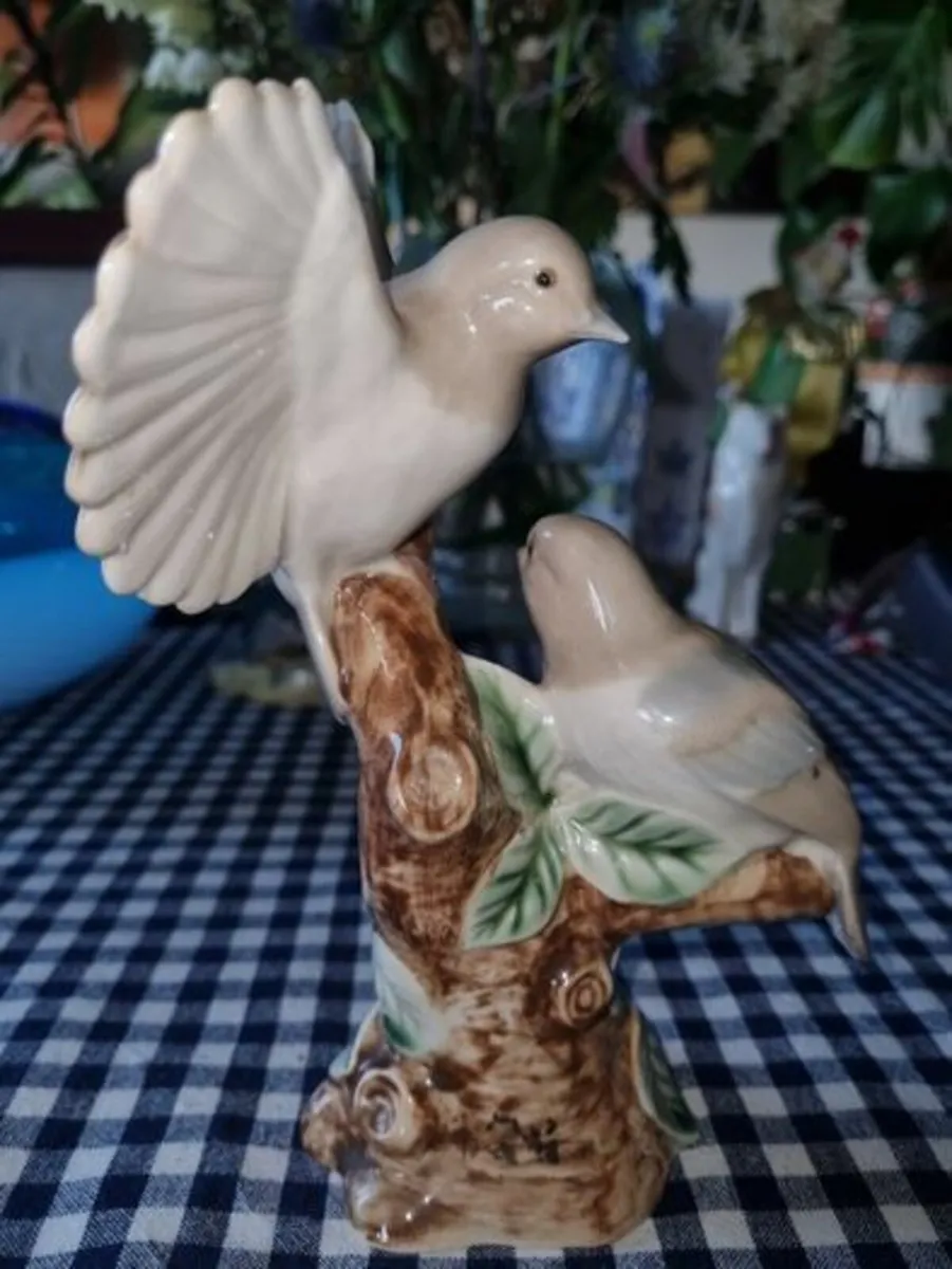 Vintage figurine of two birds - Image 1