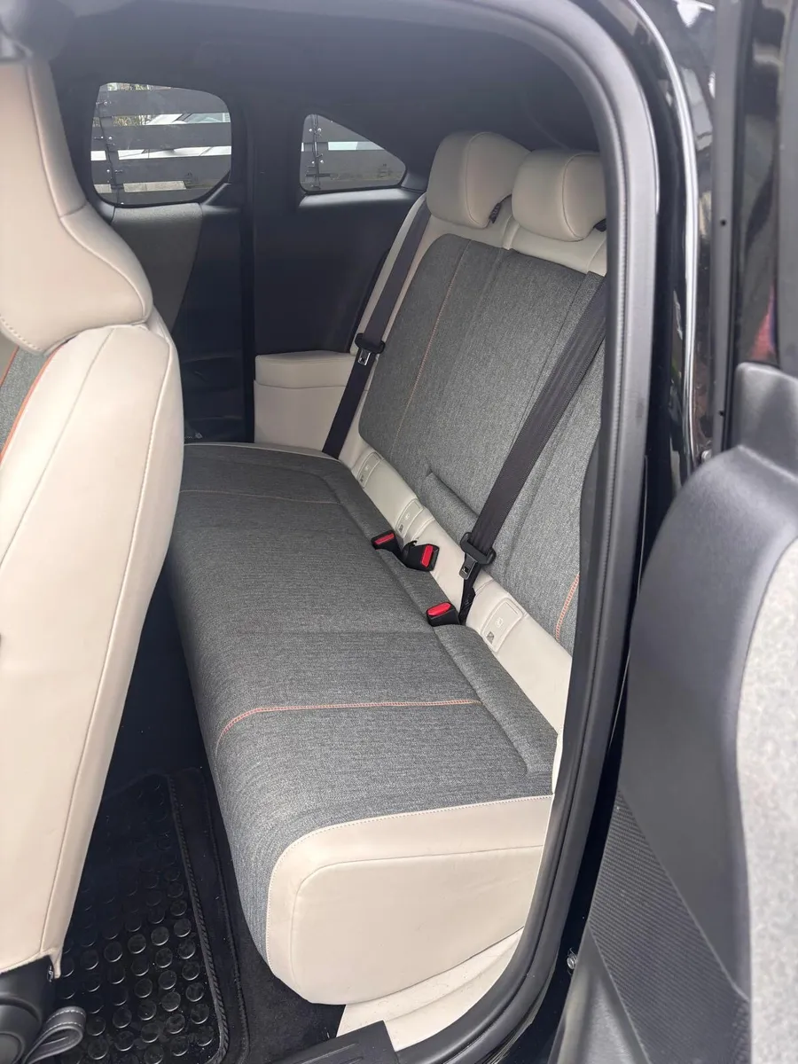 Car - Image 4