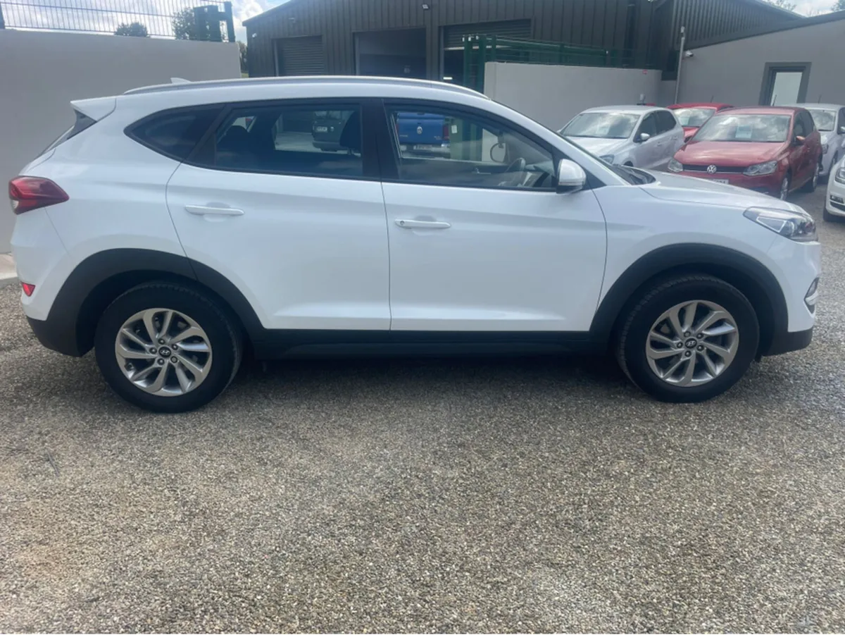 Hyundai Tucson SE NAV B-DRIVE 2WD CRDI BLUE DRIVE - Image 4