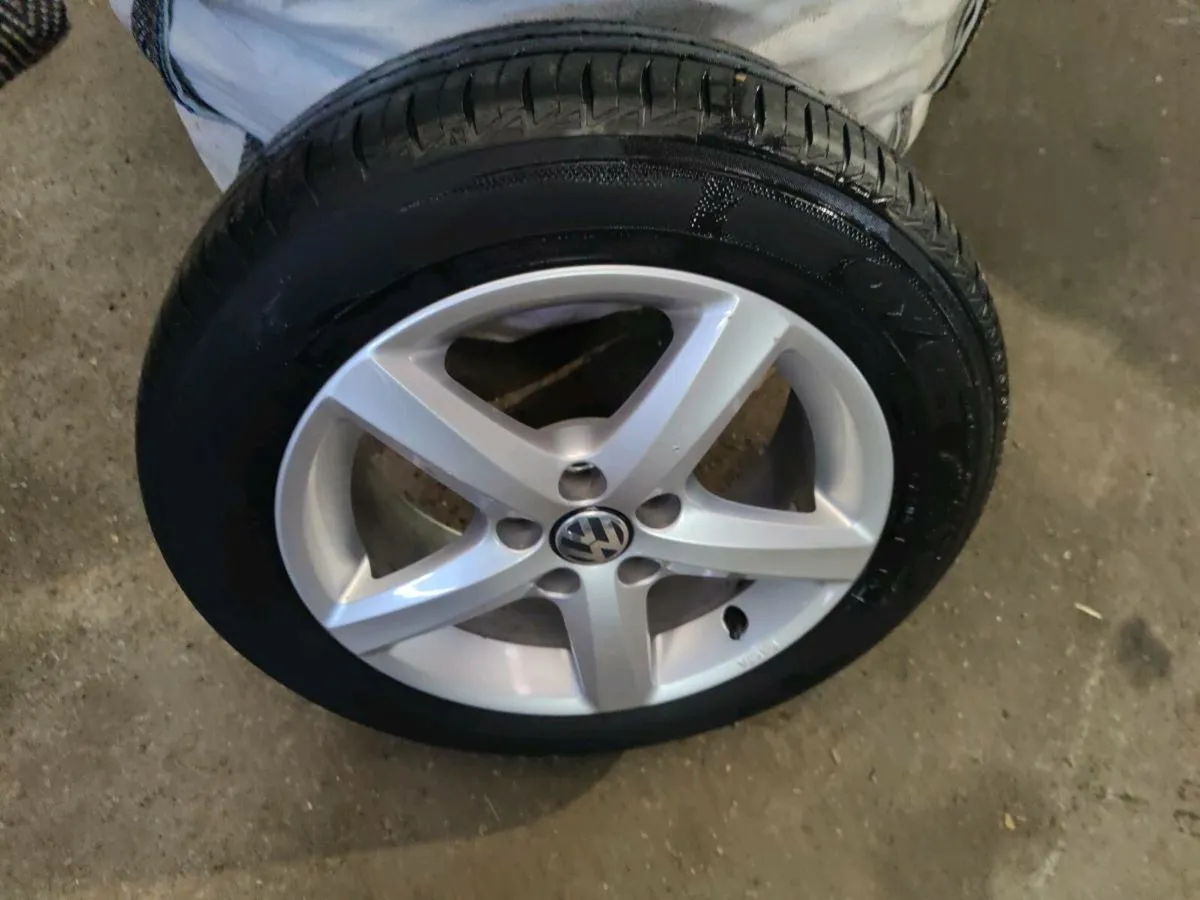 VW POLO 15' ALLOYS ,VERY GOOD TYRES - Image 3