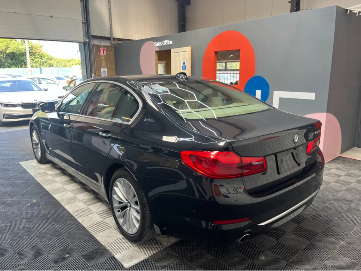 BMW 3-Series 530E LUXURY PERFORMANCE / 68k KMs / H - Image 4