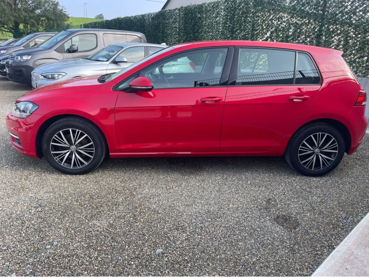 Volkswagen Golf 1.6 TDI SE 115PS 5DR - Image 4