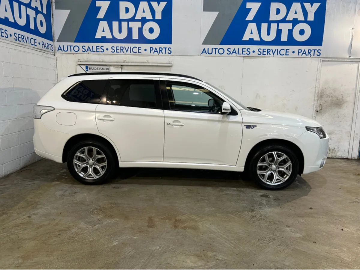 Mitsubishi Outlander 2.0 GX3H PHEV 160BHP 5DR AUTO - Image 3