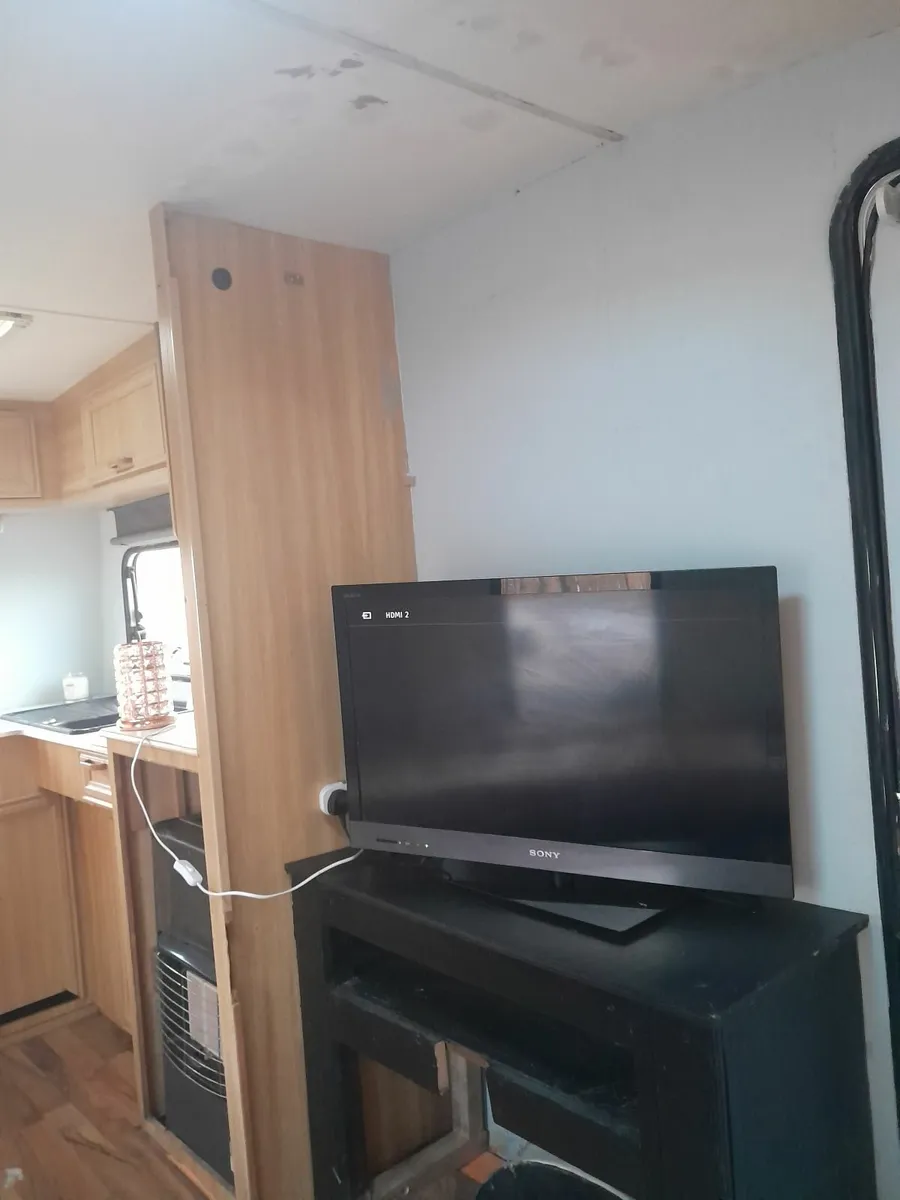 2002 SWIFT CHALLENGER 5 BERTH 17FT - Image 4