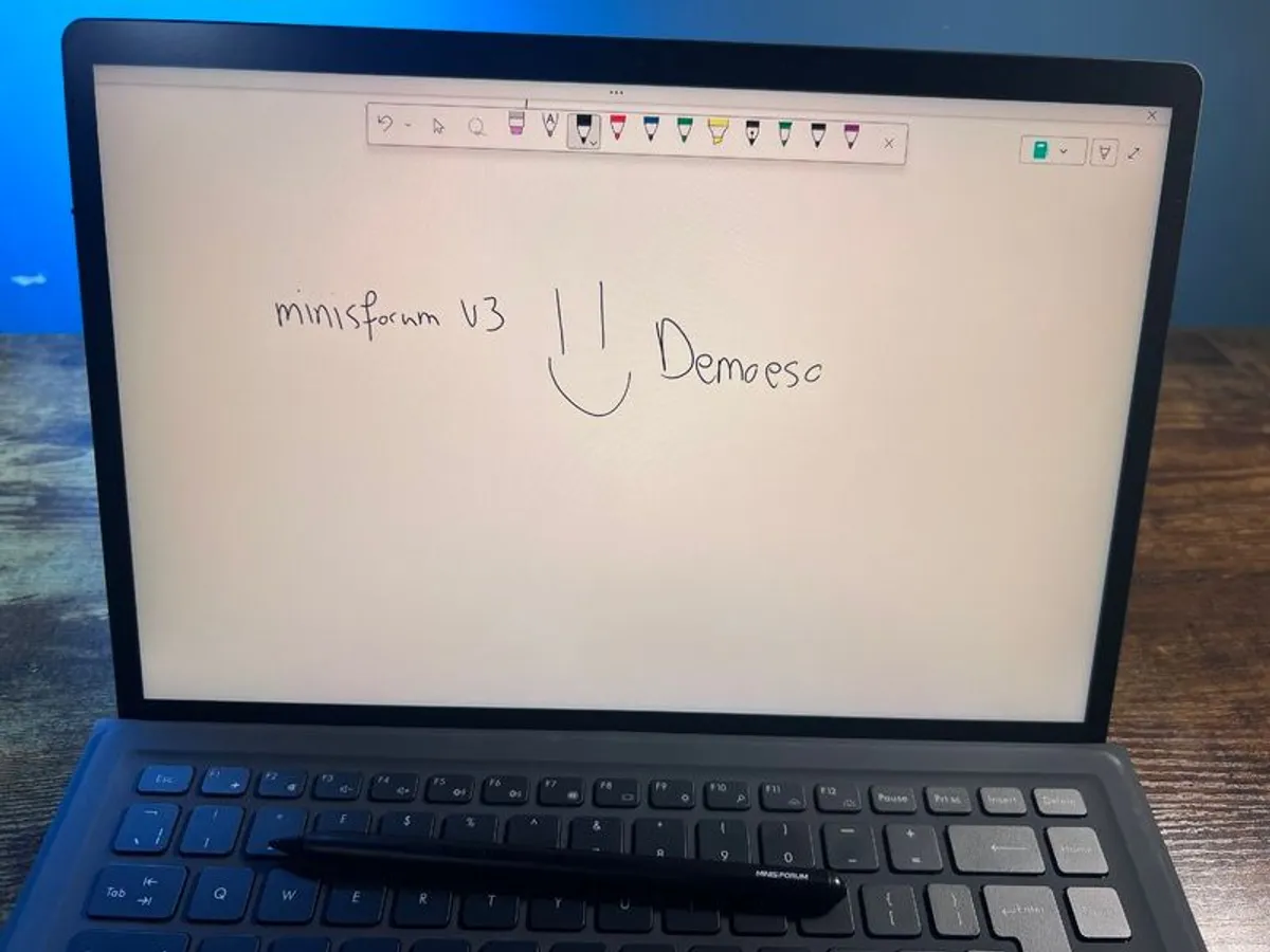 Minisforum V3 Windows Gaming Laptop 3 in 1 - Image 3