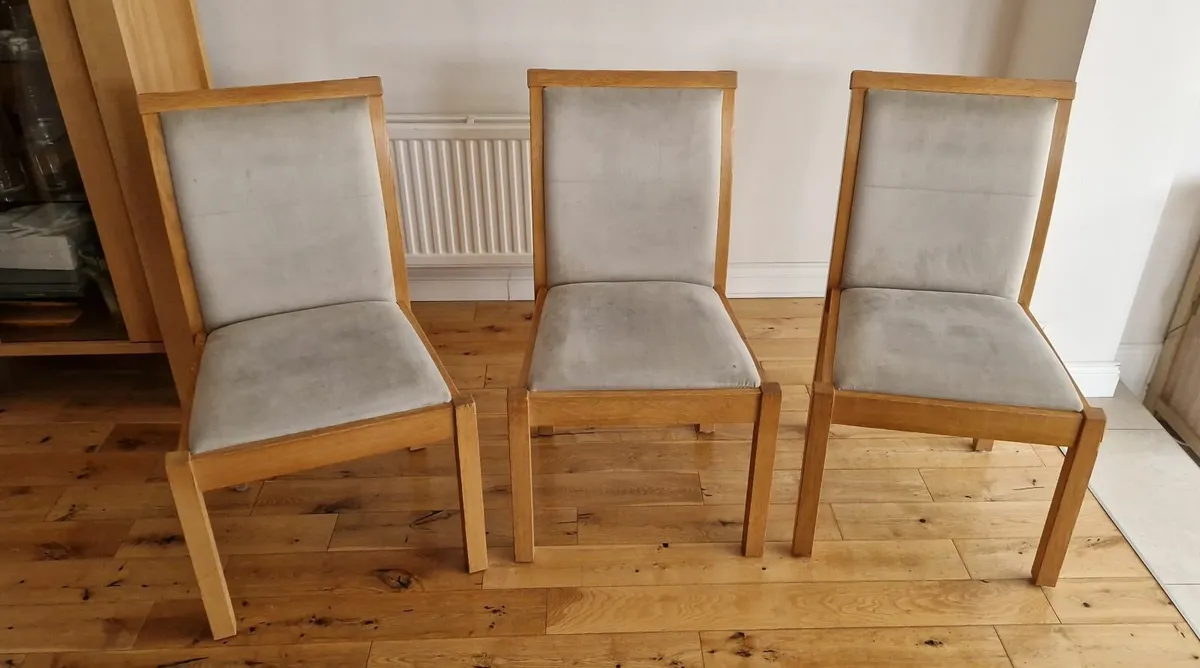 Table & 6 Chairs - Image 4