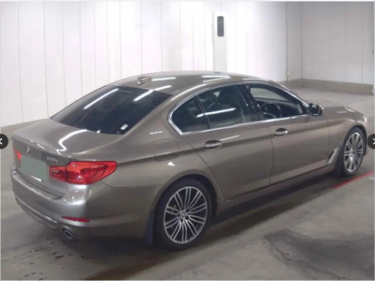 BMW 5-Series Metallic Gold 530 E  only 62 K on it - Image 2