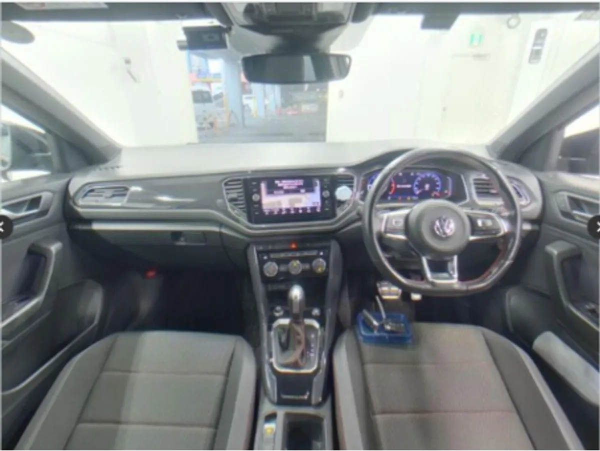 Volkswagen T-Roc 2.0 litre Diesel T-Roc Auto . - Image 4
