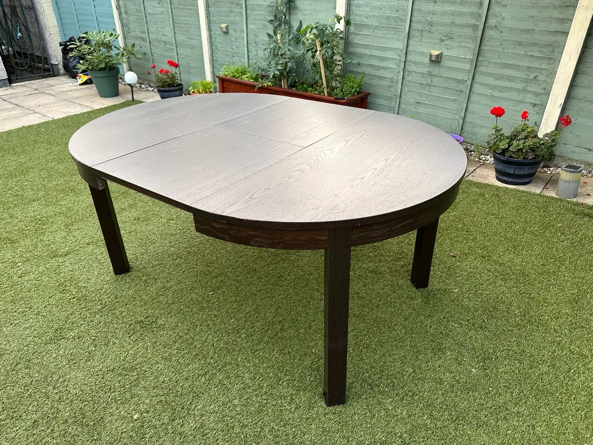 Dining table - Image 1