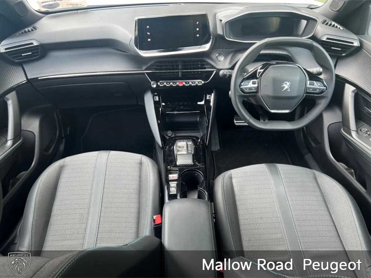 Peugeot 2008 ALLURE 136BHP 50 KWH 4DR - Image 4
