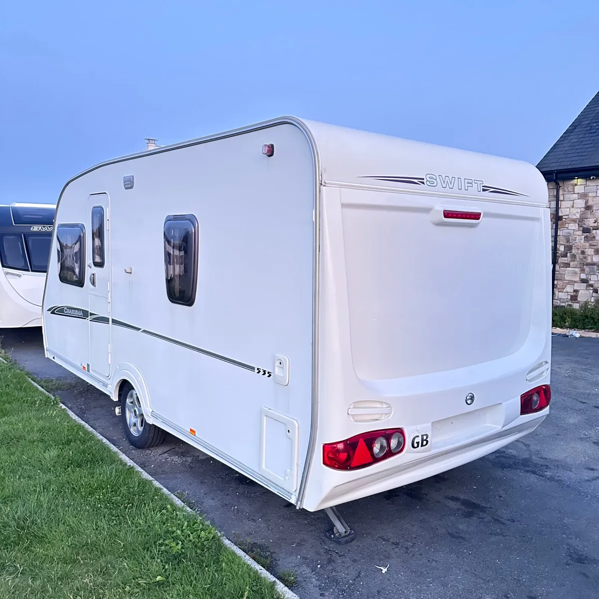 ✨STUNNING SWIFT CHARISMA 4 BERTH FIXED BED✨ - Image 3
