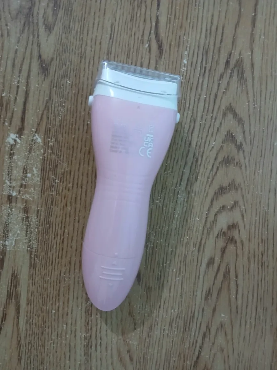 Electric hair shaver - Image 1