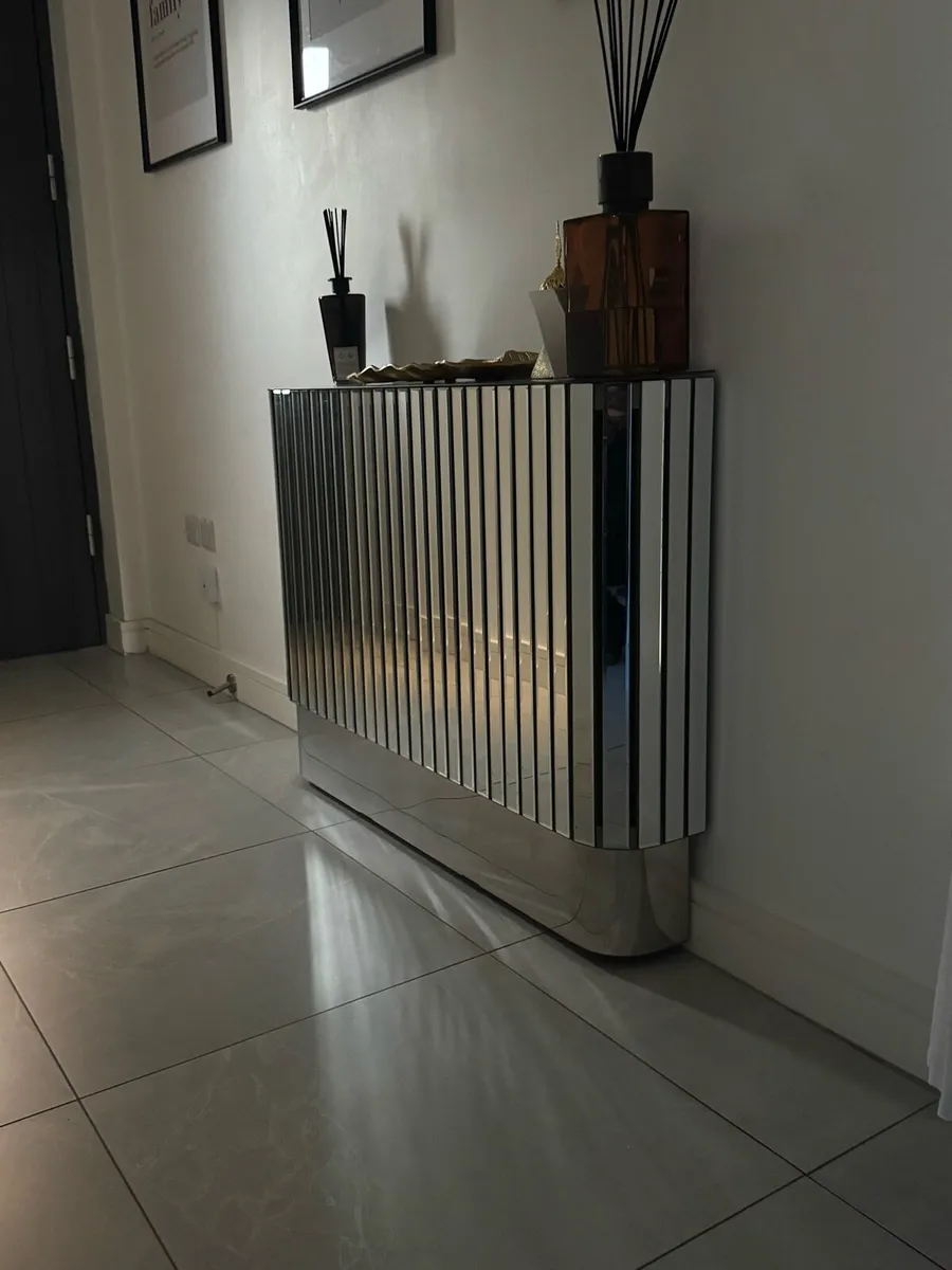 Radiator cover - Image 1
