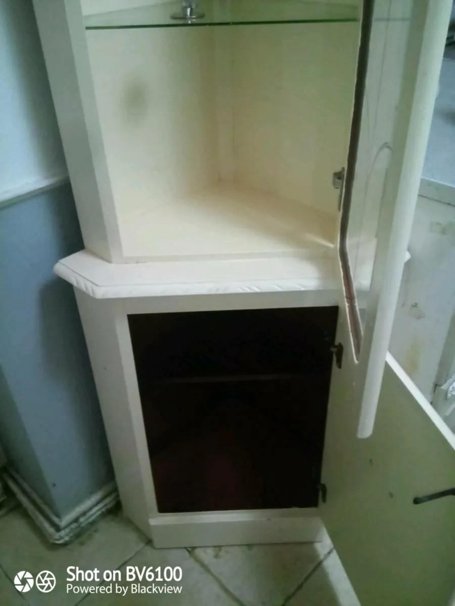 Wardrobe, table+ corner wardrobe - Image 4