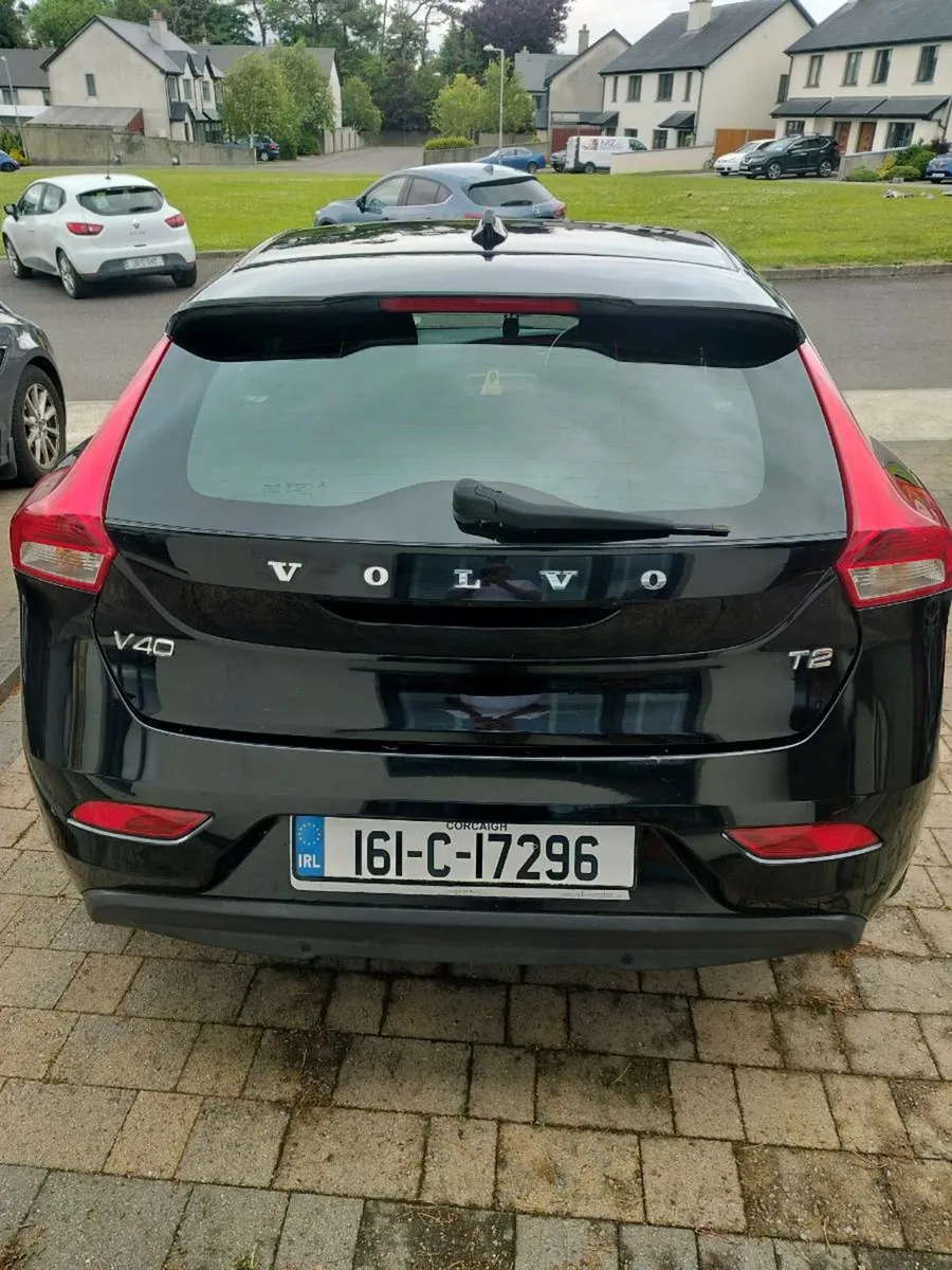 Volvo V40 - Image 4