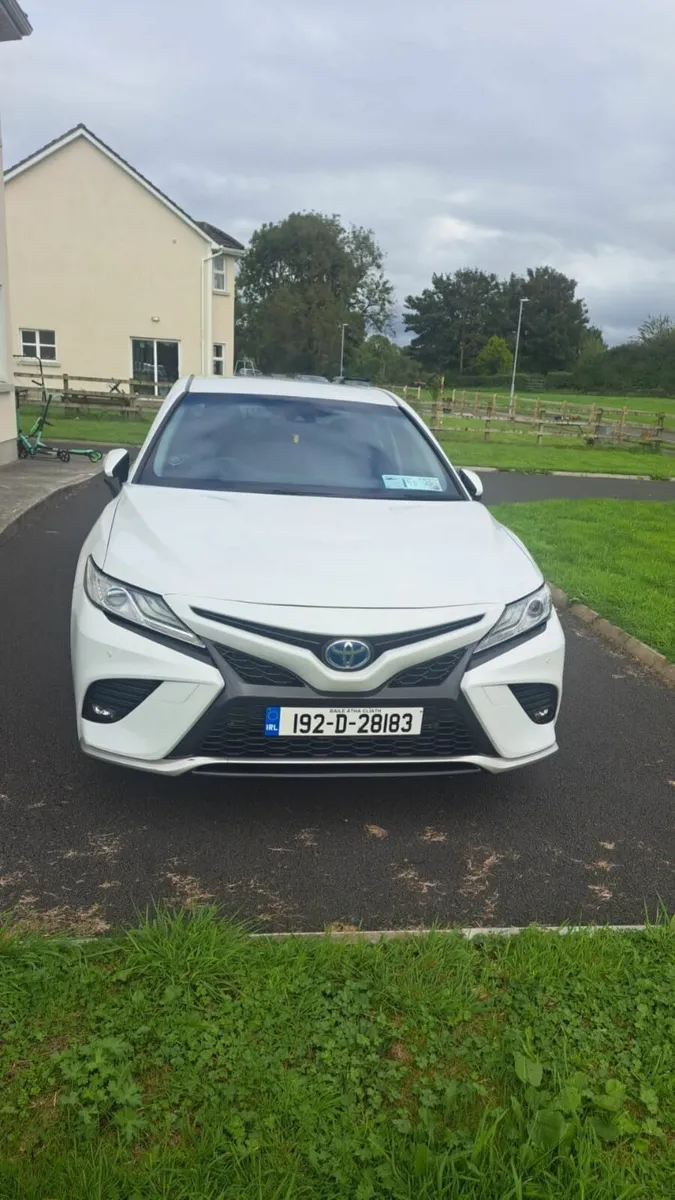 Toyota Camry 2019 - Image 3