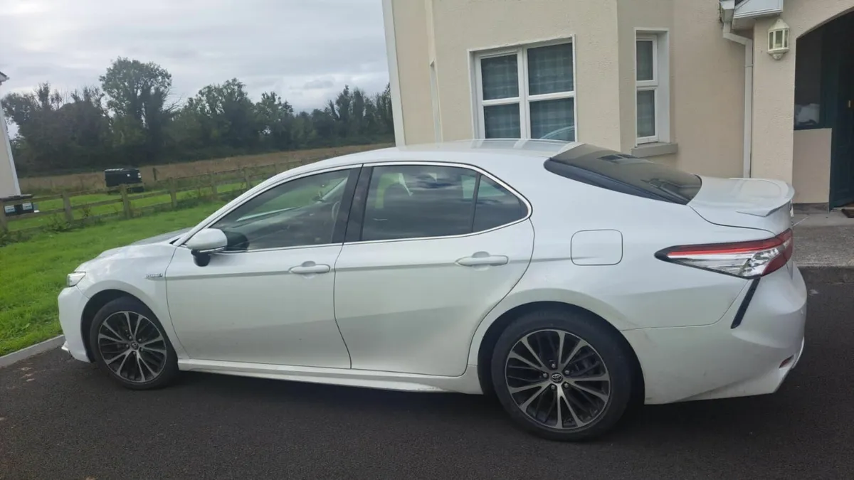 Toyota Camry 2019 - Image 4