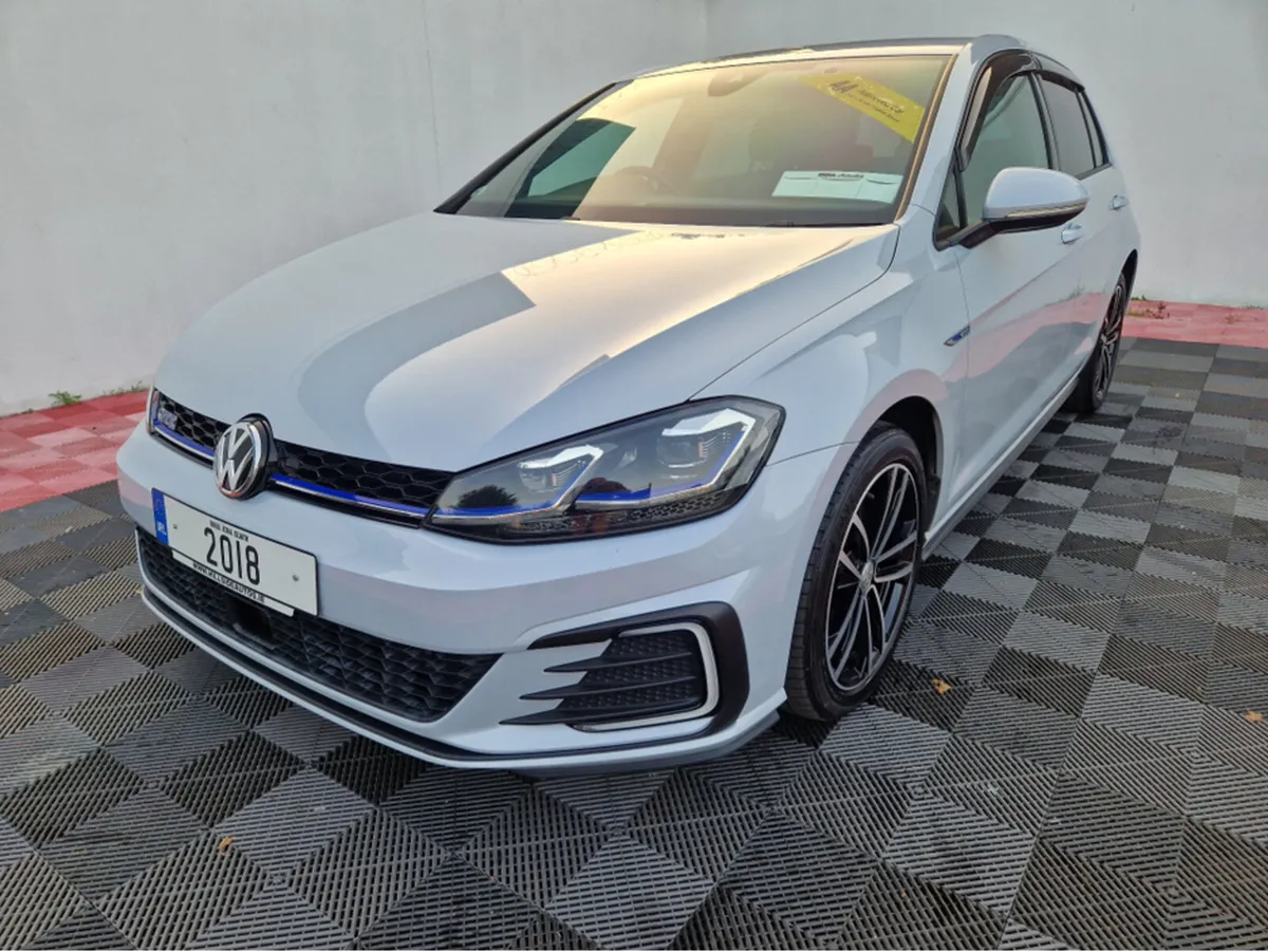 Volkswagen Golf *DEPOSIT NOW TAKEN* GTE 1.4 PETROL - Image 3
