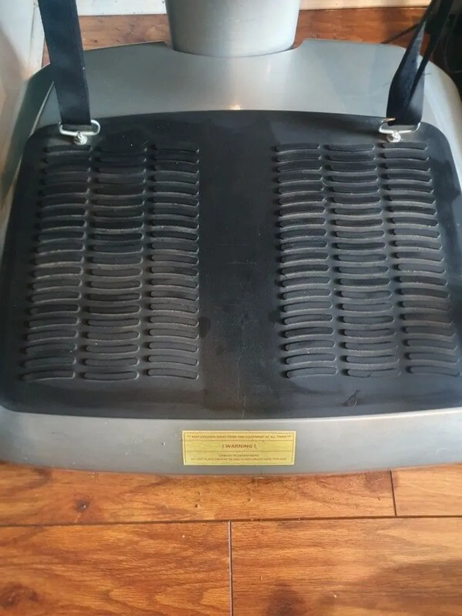 Motive Fitness Oscillating Energy VIBRO Plate - Image 4