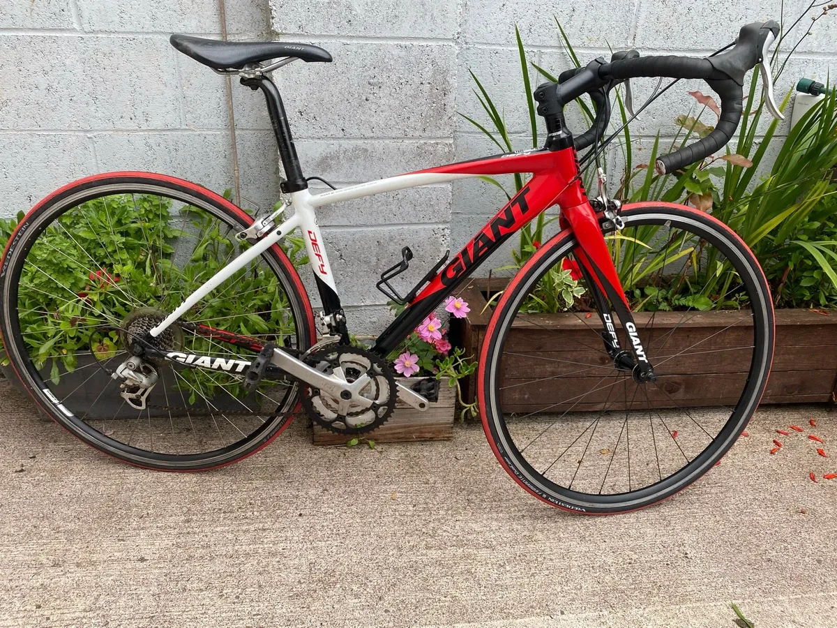 Giant Defy 700x25c wheels 24 speed road bike - Image 2