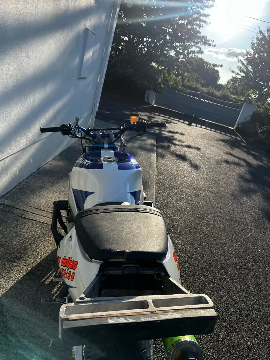 Suzuki GSXR 750 stunt bike - Image 4