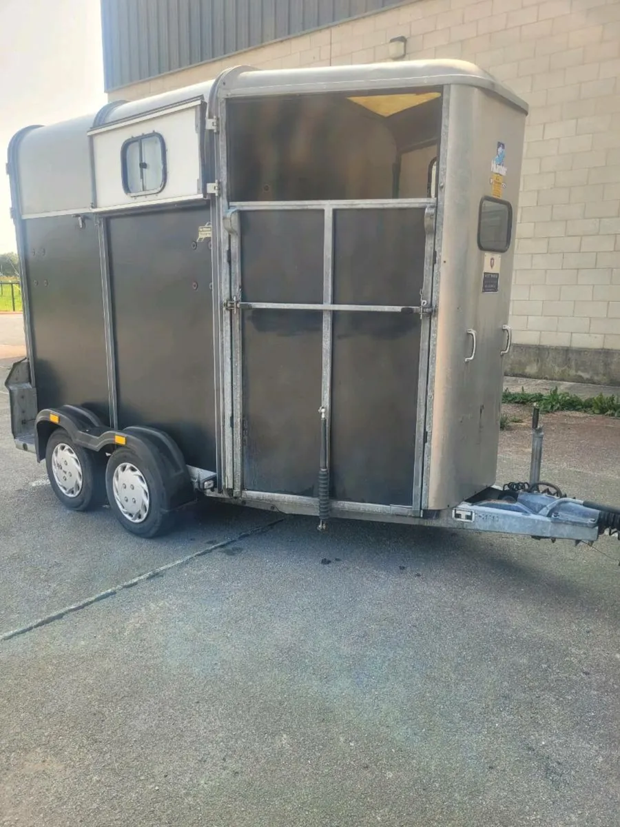 2007 ifor Williams classic horse box - Image 1