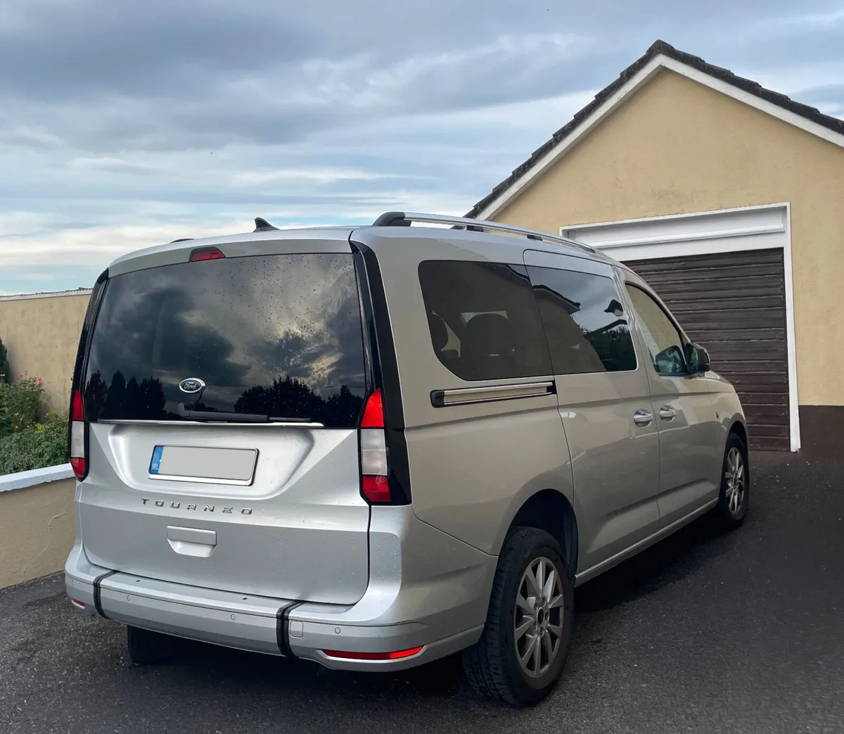 Ford Tourneo Connect 2023 Wheelchair Adapted Taxi - Image 2