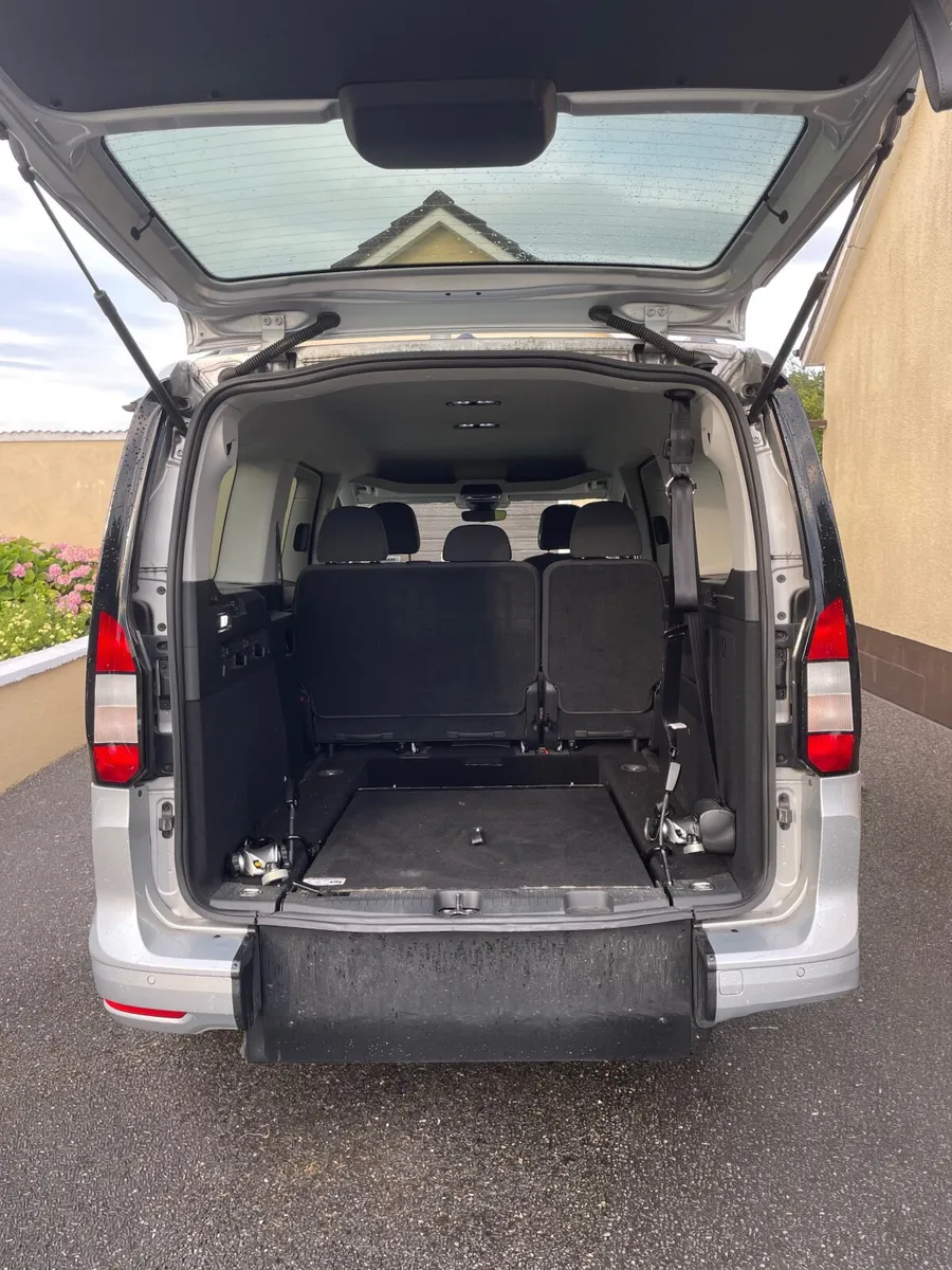 Ford Tourneo Connect 2023 Wheelchair Adapted Taxi - Image 4