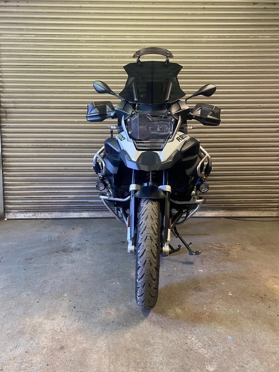 Immaculate bmw r1200 gsa Rallye - Image 2