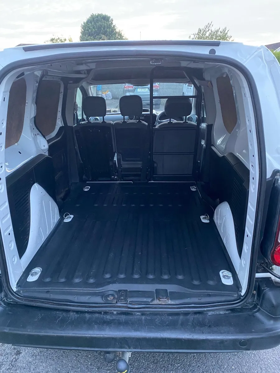 LOW MILEAGE !!!! Berlingo van - Image 4
