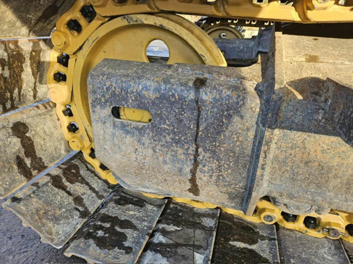 kOMATSU PC138-11 Video @ Undercarriage Ireland - Image 4