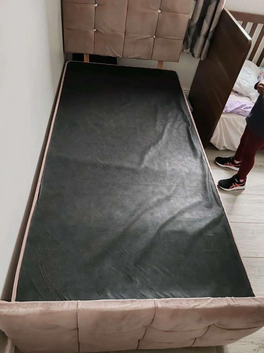 Single bed - Image 3
