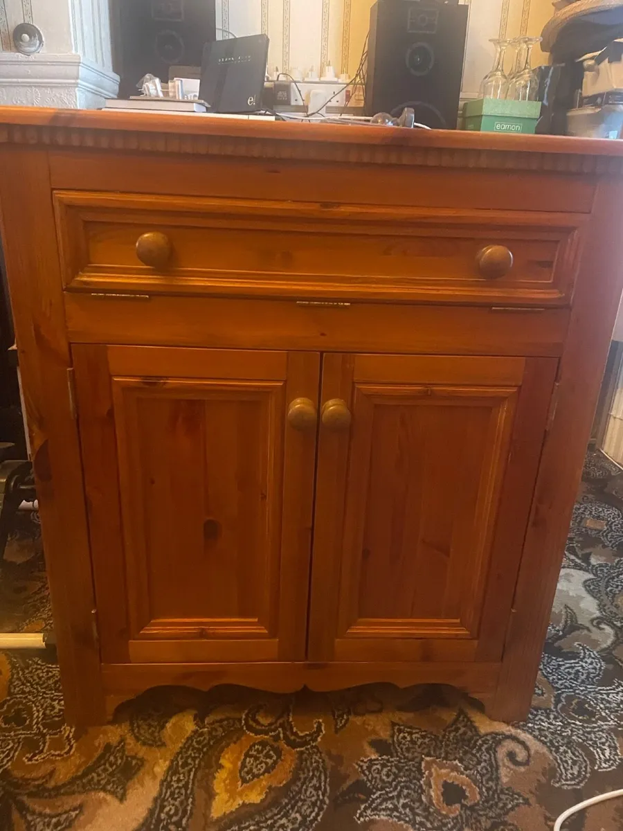 Cabinet - Image 1