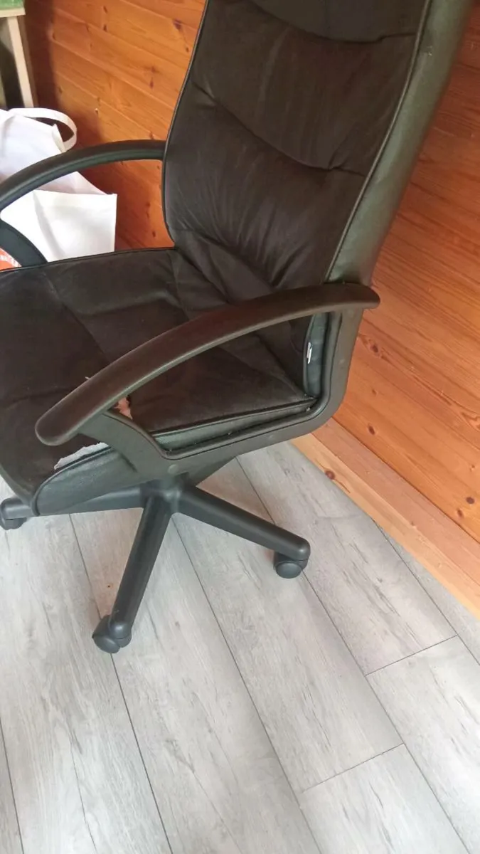 Free Office chair - Image 4