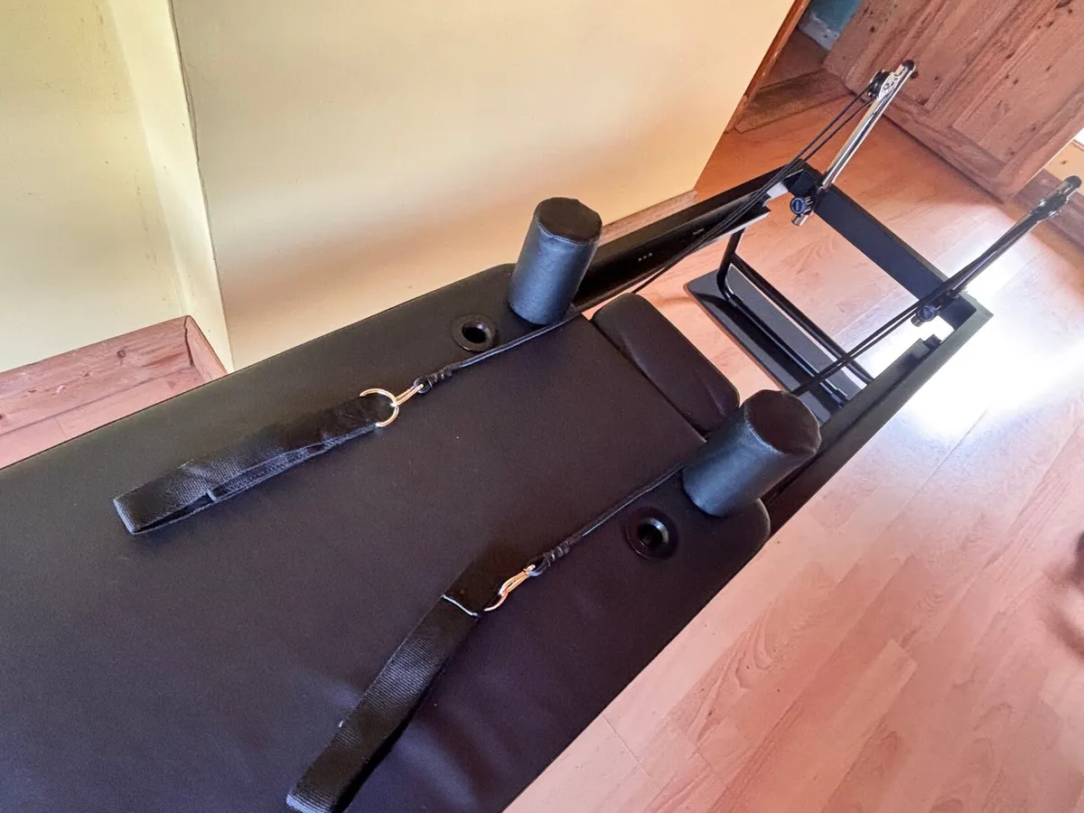 Pilates Reformer full body workout - Image 2