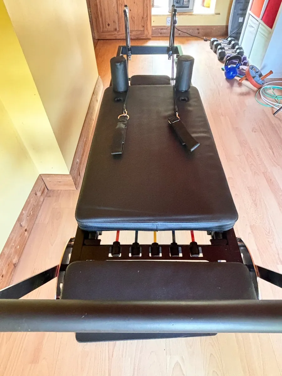 Pilates Reformer full body workout - Image 3
