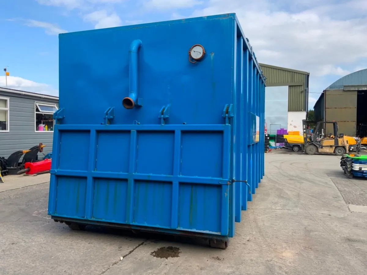 40000lts DE WATERING / FRAC TANK...HOOK LOADER.... - Image 4