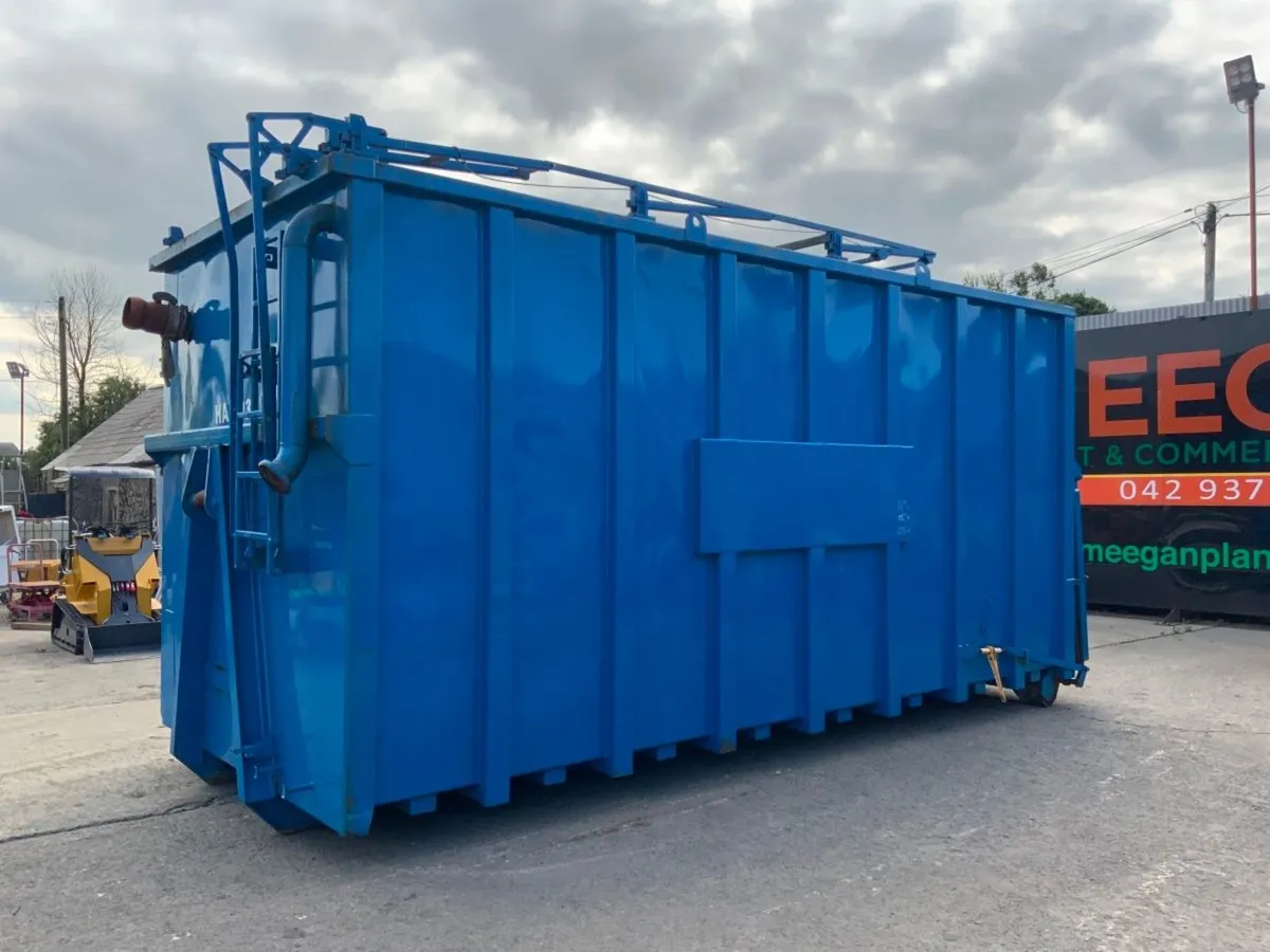 40000lts DE WATERING / FRAC TANK...HOOK LOADER.... - Image 1