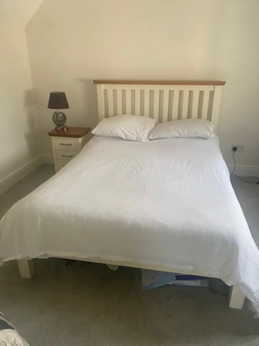 Double bed - Image 2