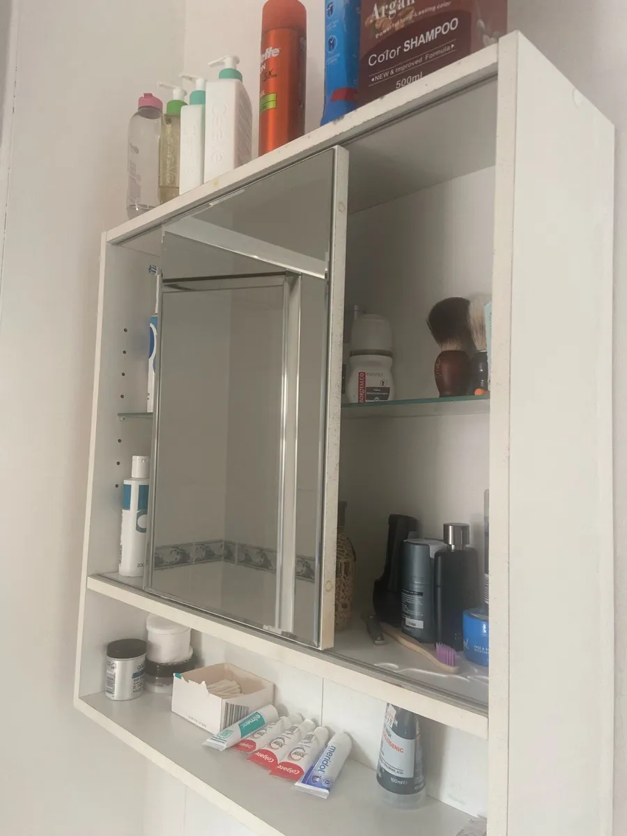 Bathroom unit &mirror - Image 2