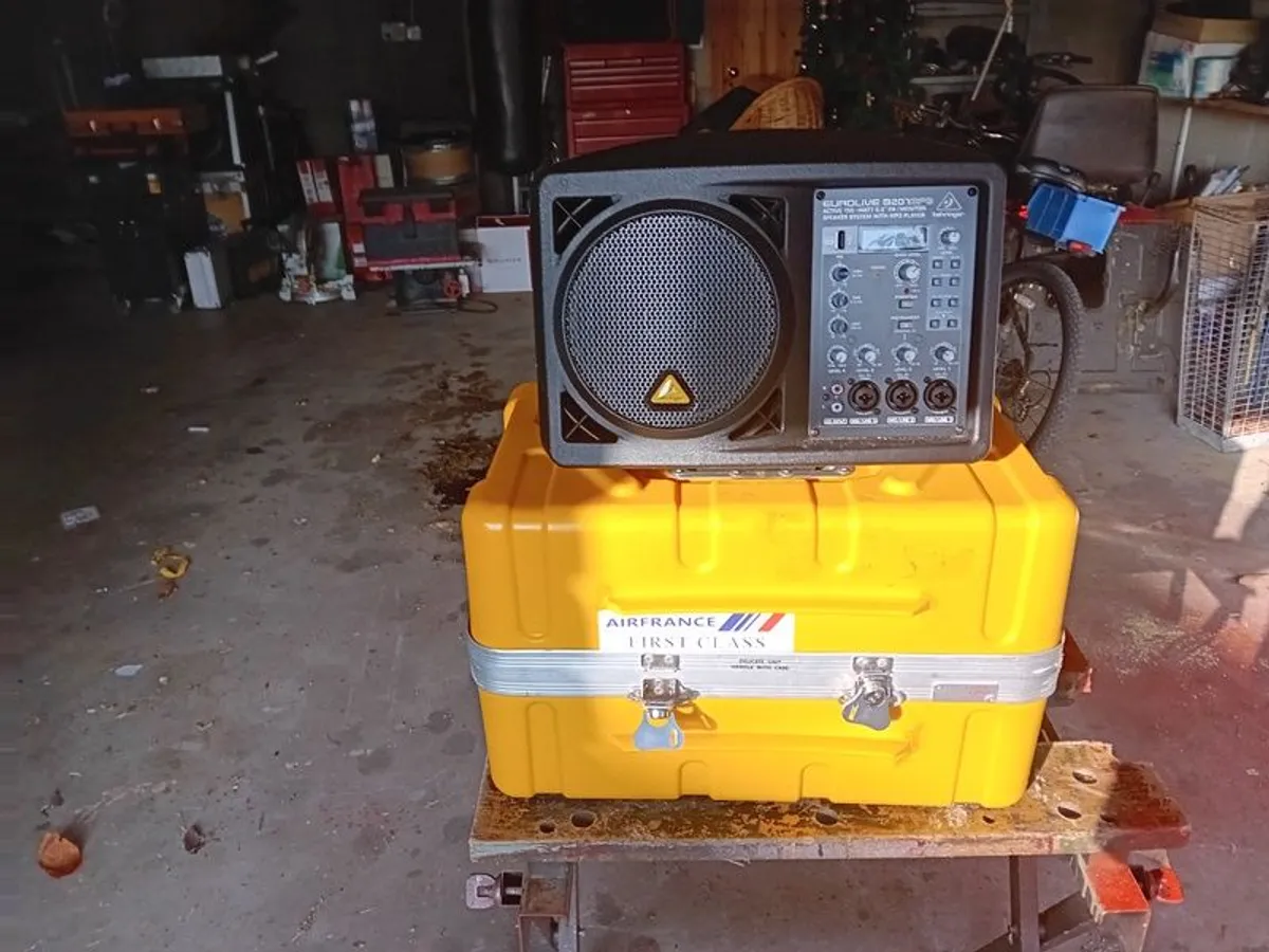 Behringer Eurolive B207 mp3 + Case - Image 2
