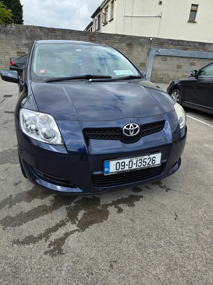 Toyota Auris 2009 - Image 1