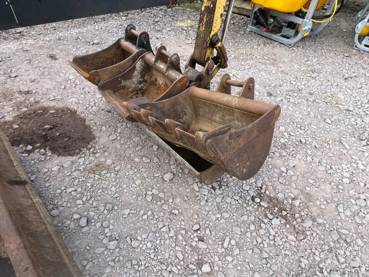 Komatsu pc20r 2.5 ton digger - Image 3