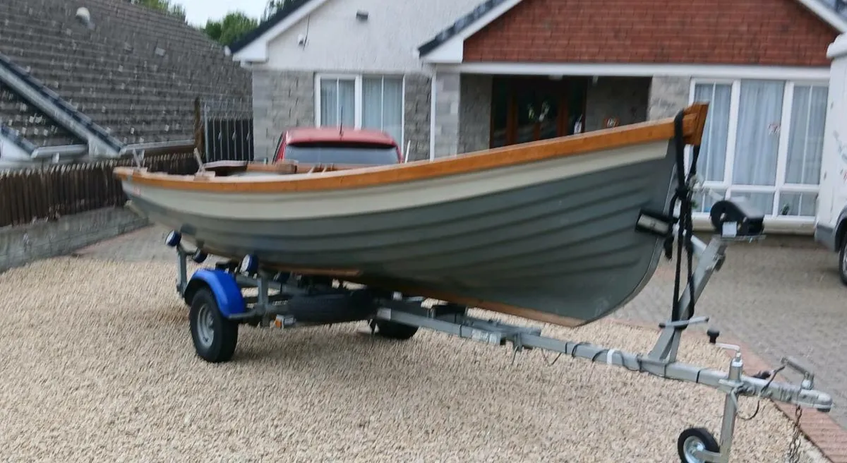 19 ft DC lake boat - Image 2
