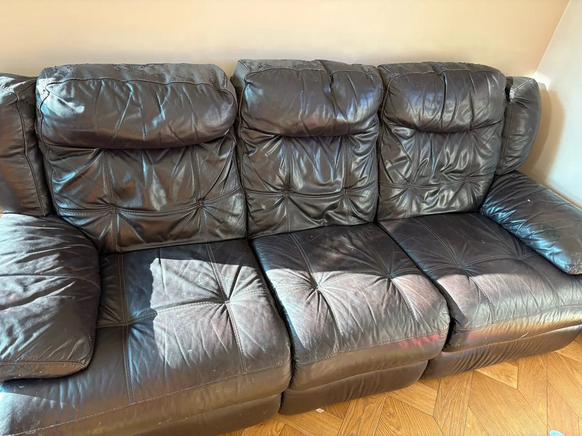FREE 3 SEATER COUCH - Image 1