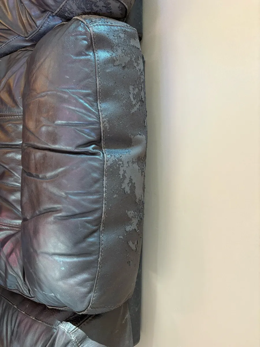 FREE 3 SEATER COUCH - Image 3